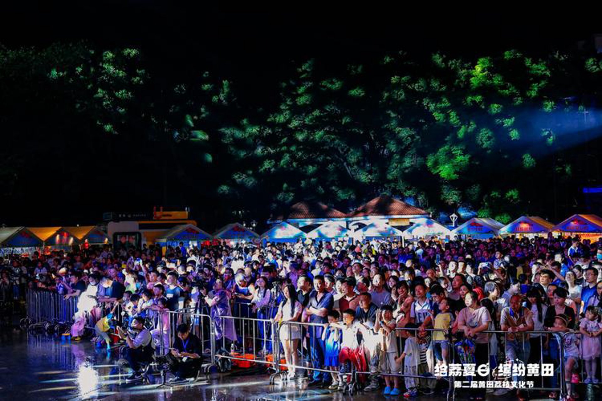 抱团文化传媒